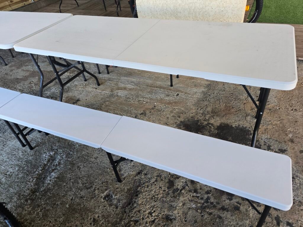 Tables et bancs pliants